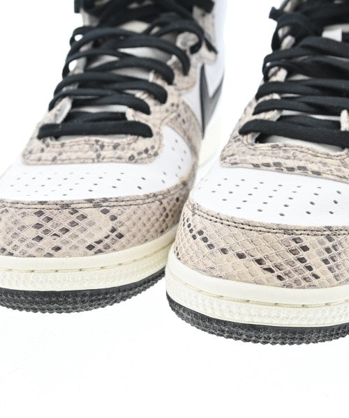 NIKE รองเท้าผ้าใบ