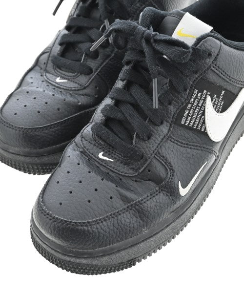 NIKE รองเท้าผ้าใบ