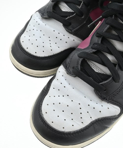 NIKE รองเท้าผ้าใบ