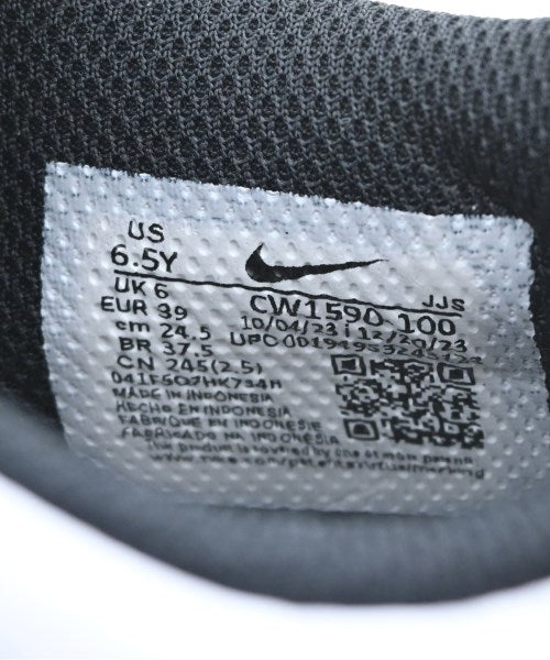 NIKE รองเท้าผ้าใบ