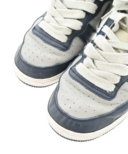 NIKE รองเท้าผ้าใบ
