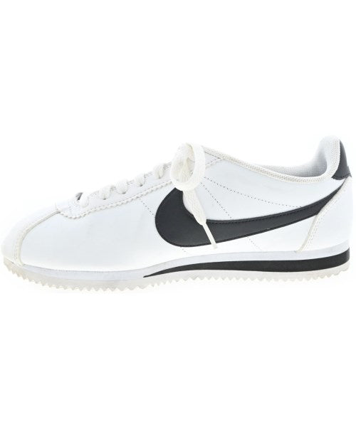 NIKE รองเท้าผ้าใบ
