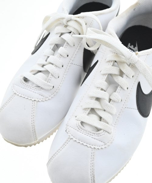NIKE รองเท้าผ้าใบ