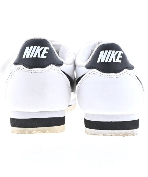 NIKE รองเท้าผ้าใบ