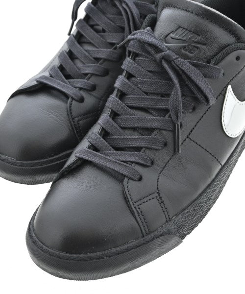 NIKE รองเท้าผ้าใบ