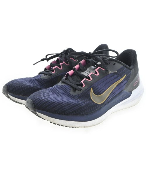 NIKE รองเท้าผ้าใบ