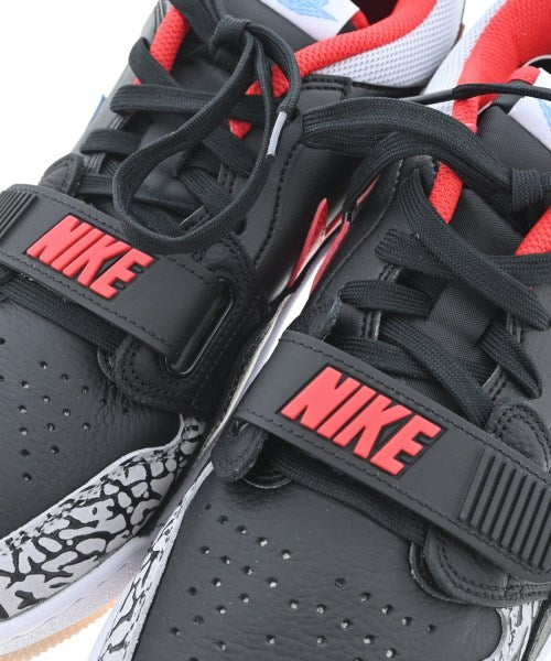 NIKE รองเท้าผ้าใบ
