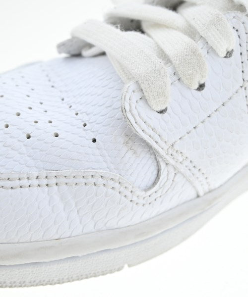 NIKE รองเท้าผ้าใบ