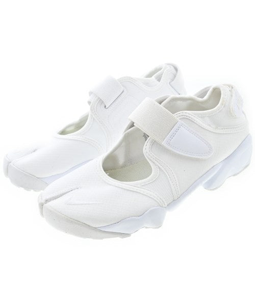 NIKE รองเท้าผ้าใบ