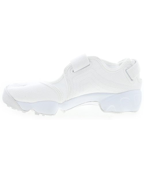 NIKE รองเท้าผ้าใบ