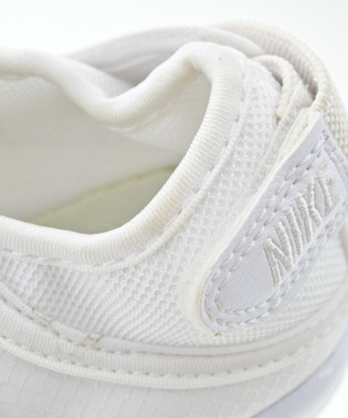 NIKE รองเท้าผ้าใบ