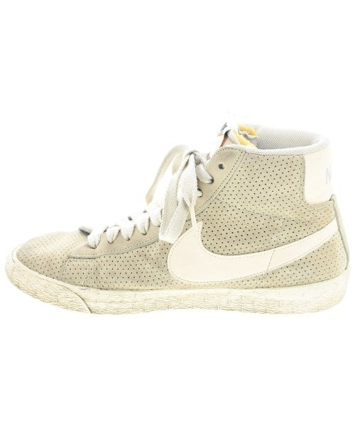 NIKE รองเท้าผ้าใบ