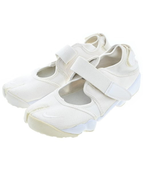 NIKE รองเท้าผ้าใบ