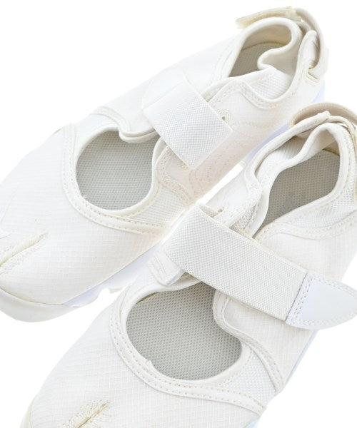 NIKE รองเท้าผ้าใบ