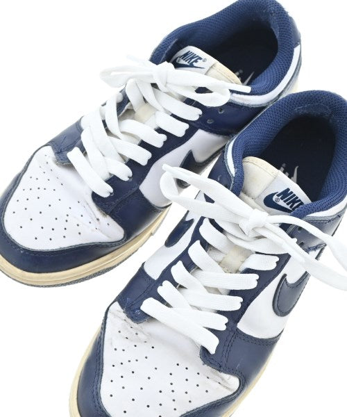 NIKE รองเท้าผ้าใบ