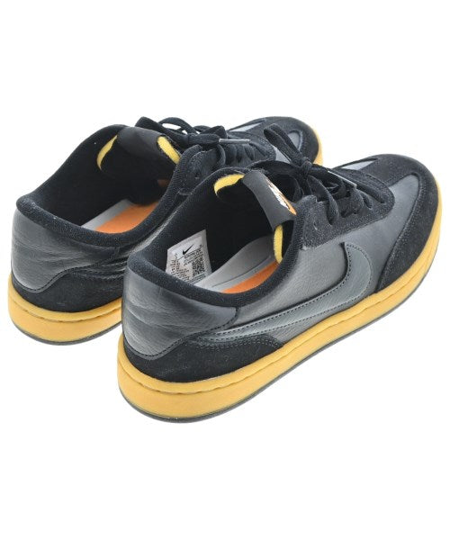 NIKE รองเท้าผ้าใบ