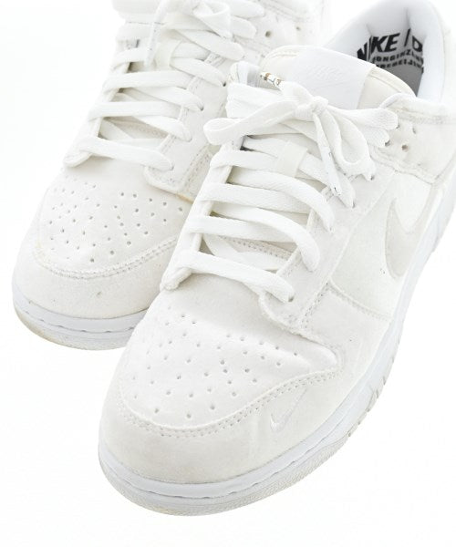 NIKE รองเท้าผ้าใบ