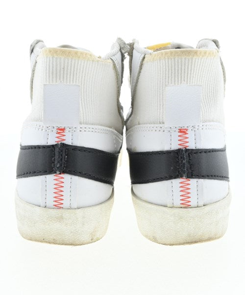 NIKE รองเท้าผ้าใบ
