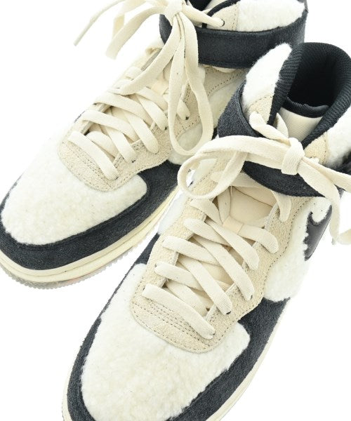 NIKE รองเท้าผ้าใบ