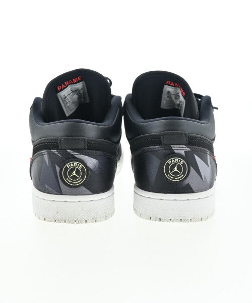 NIKE รองเท้าผ้าใบ