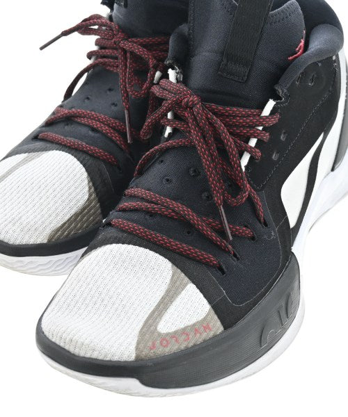 NIKE รองเท้าผ้าใบ