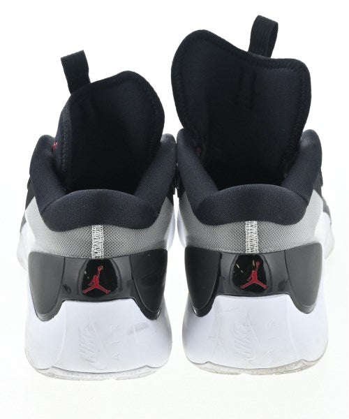 NIKE รองเท้าผ้าใบ