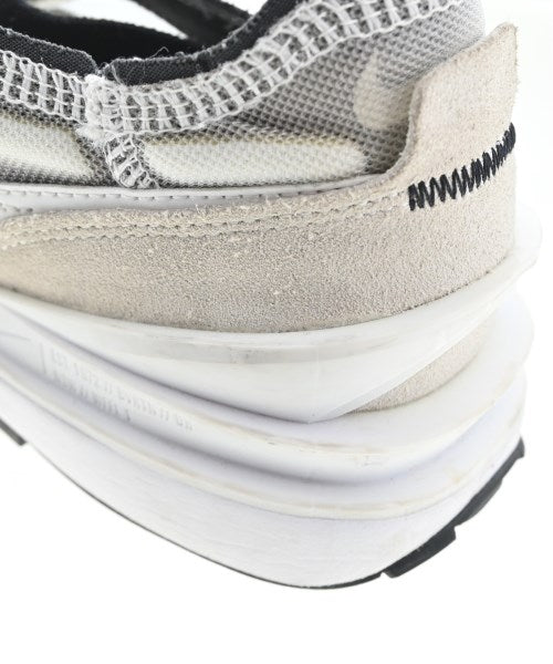 NIKE รองเท้าผ้าใบ
