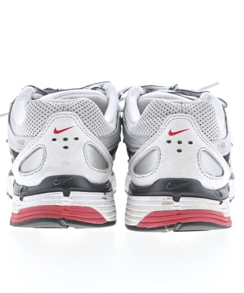 NIKE รองเท้าผ้าใบ