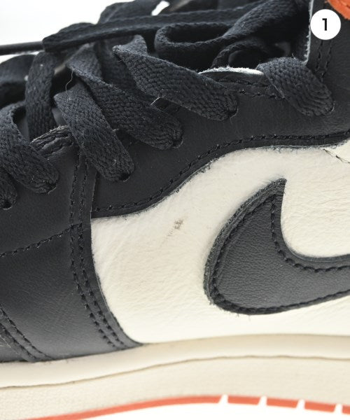 NIKE รองเท้าผ้าใบ