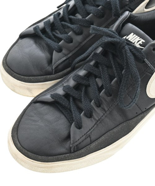 NIKE รองเท้าผ้าใบ