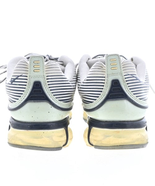 NIKE รองเท้าผ้าใบ