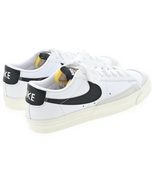 NIKE รองเท้าผ้าใบ