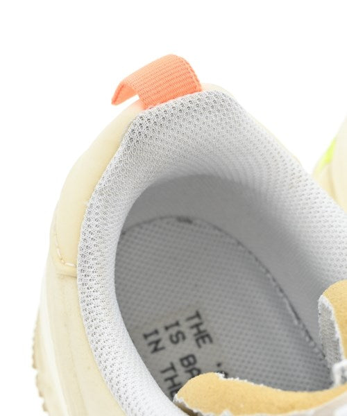 NIKE รองเท้าผ้าใบ
