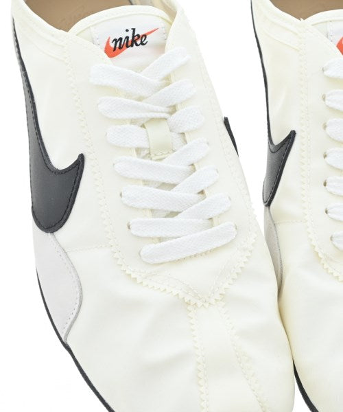 NIKE รองเท้าผ้าใบ