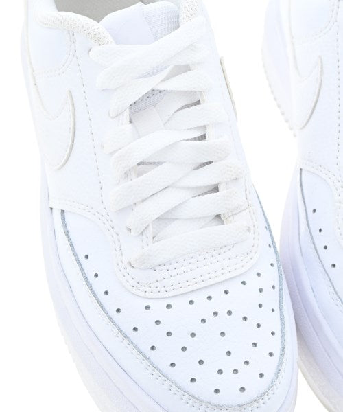 NIKE รองเท้าผ้าใบ