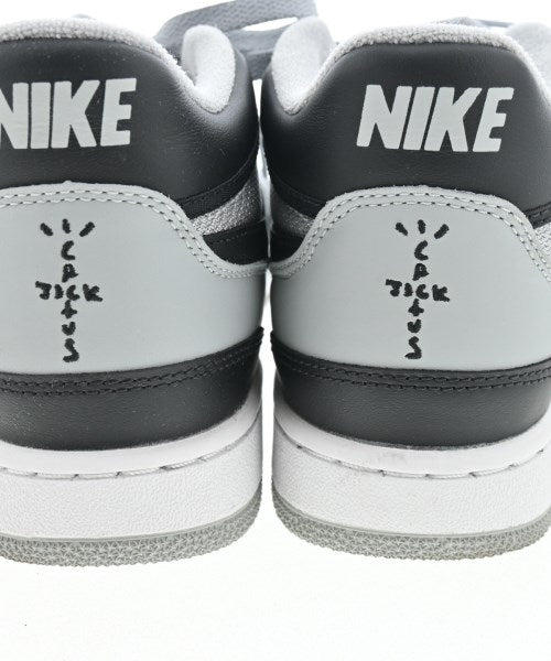 NIKE รองเท้าผ้าใบ
