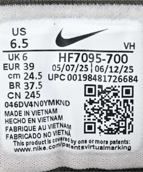 NIKE รองเท้าผ้าใบ