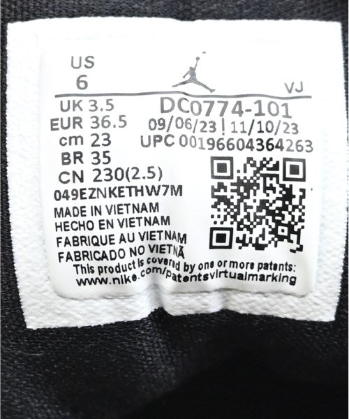 NIKE รองเท้าผ้าใบ