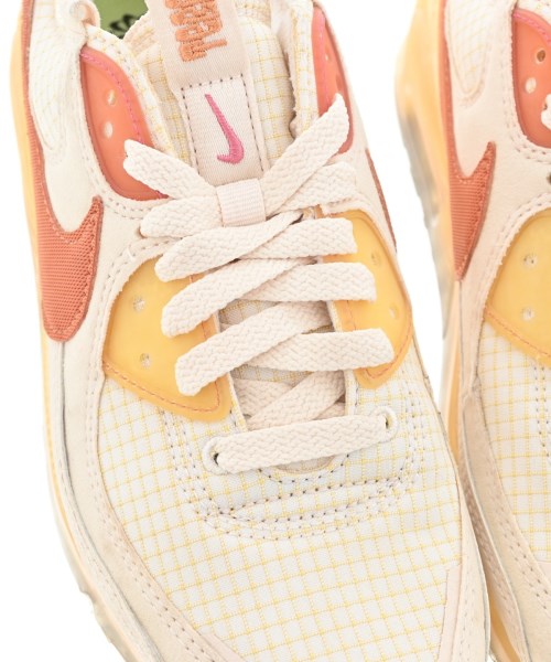NIKE รองเท้าผ้าใบ