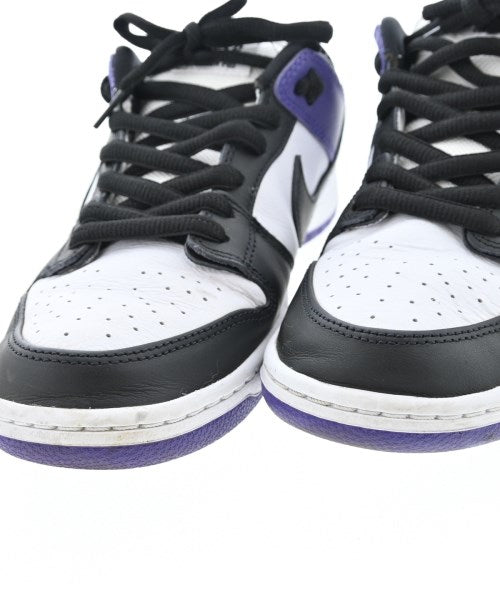 NIKE รองเท้าผ้าใบ