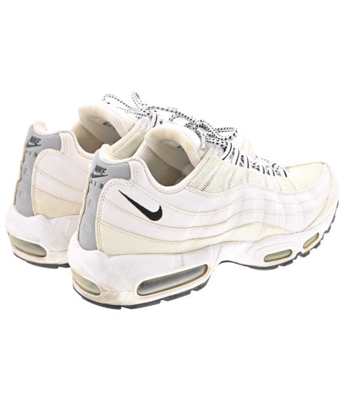 NIKE รองเท้าผ้าใบ