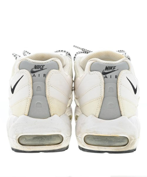 NIKE รองเท้าผ้าใบ
