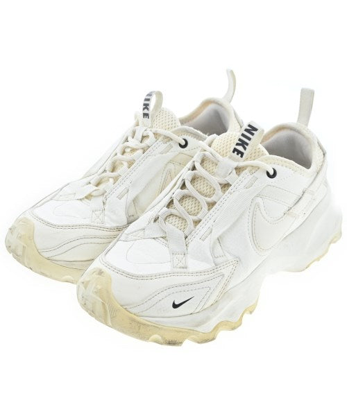 NIKE รองเท้าผ้าใบ