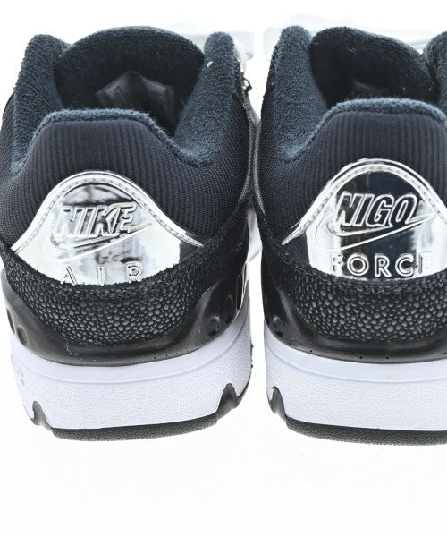NIKE รองเท้าผ้าใบ