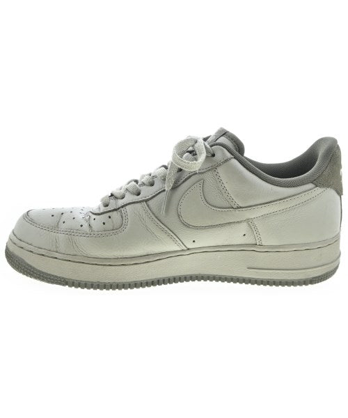 NIKE รองเท้าผ้าใบ