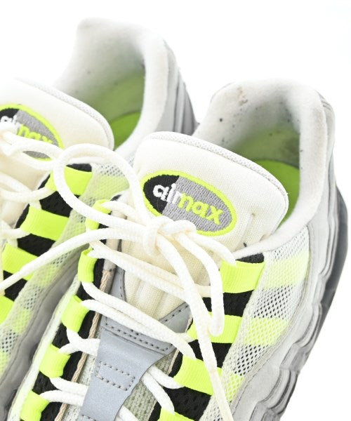 NIKE รองเท้าผ้าใบ