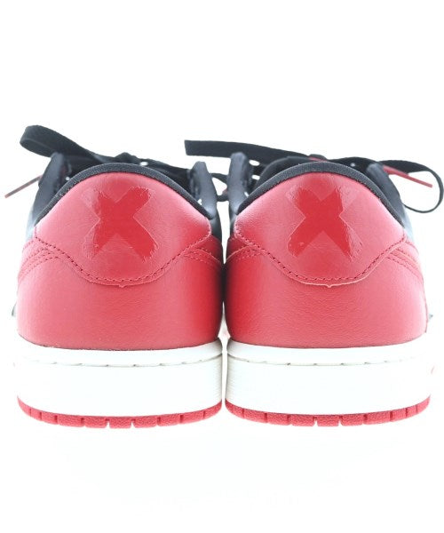 NIKE รองเท้าผ้าใบ