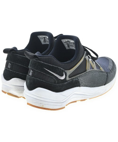 NIKE รองเท้าผ้าใบ