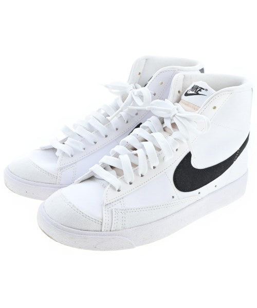 NIKE รองเท้าผ้าใบ