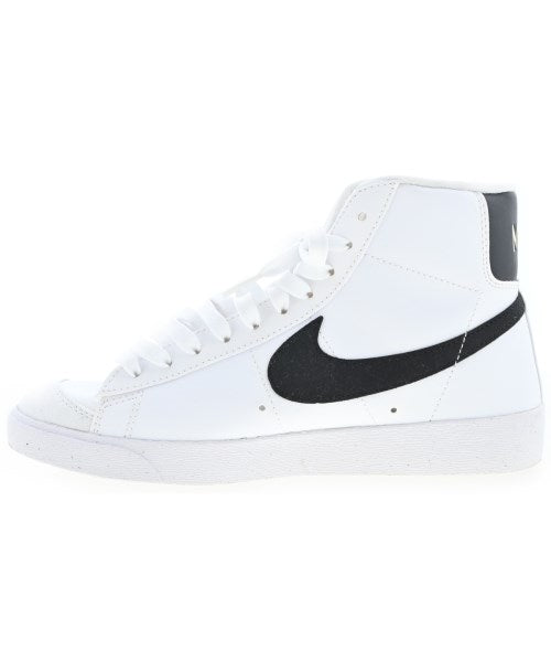 NIKE รองเท้าผ้าใบ